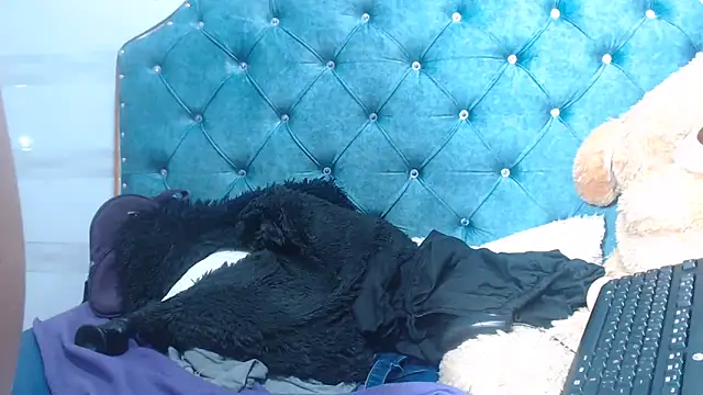 lily jamesx online show from 02.28.25