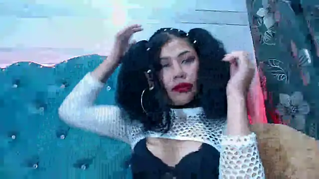 lily jamesx online show from 03.18.25