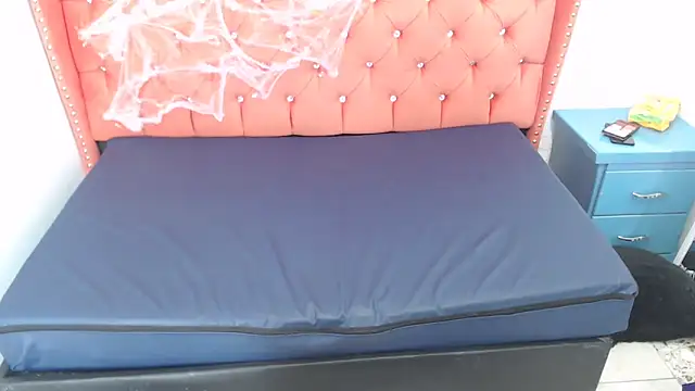 lily jamesx online show from 10.09.25