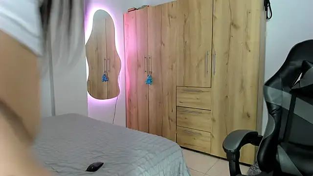 Snapshot of abbyquinn__ chatting on 02.19.26 abbyquinn online show from 02.19.26