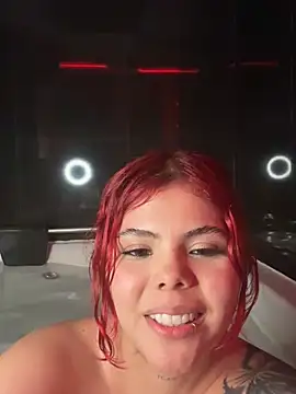 Snapshot of Gisell_Daniela1 chatting on 02.01.25 Gisell Daniela1 online show from 02.01.25