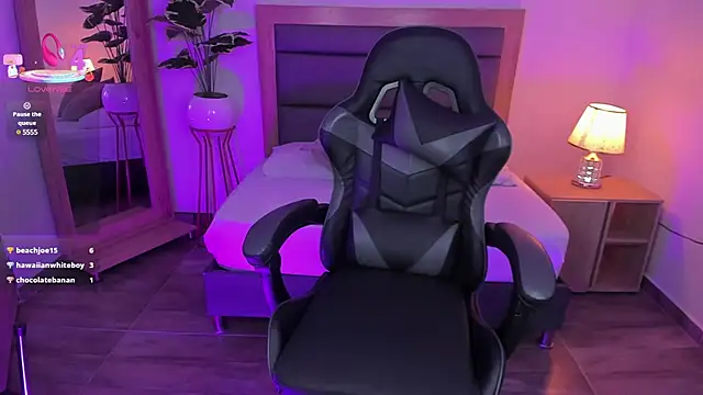 Snapshot of irantzu_hank chatting on 02.25.25 irantzu hank online show from 02.25.25