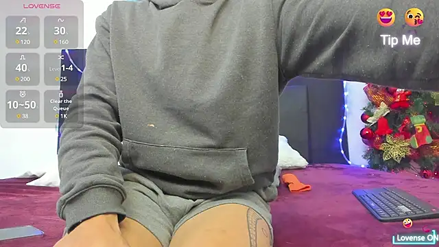 nakedfoam1 online show from 12.04.24