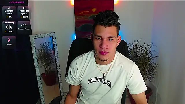 Snapshot of dirtyboy_23 chatting on 11.12.25 dirtyboy 23 online show from 11.12.25