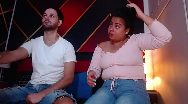 Snapshot of CindyandCarlo chatting on 01.07.25 CindyandCarlo online show from 01.07.25