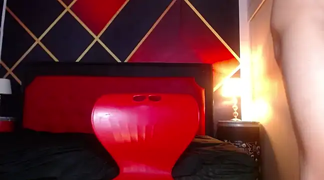 Snapshot of CindyandCarlo chatting on 01.12.25 CindyandCarlo online show from 01.12.25