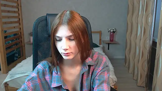 AnaHoney online show from 10.21.25