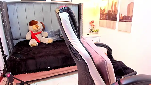 Alaia Cute online show from 03.11.25