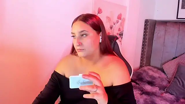 Alaia Cute online show from 10.22.25