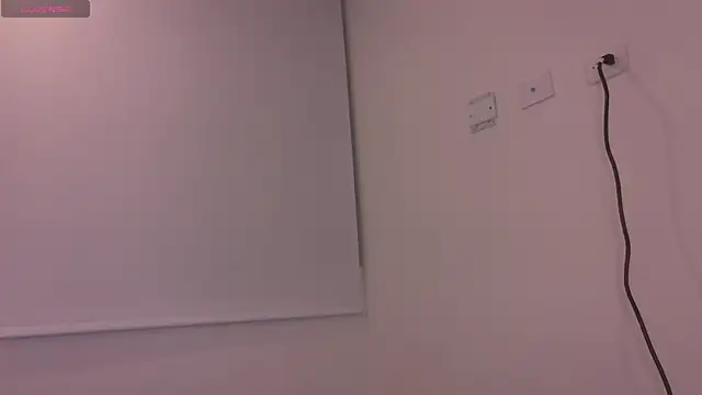 Snapshot of Lovely-allys chatting on 09.27.25 Lovely-allys online show from 09.27.25