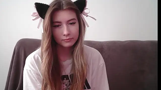 ErikaShyy online show from 12.12.24