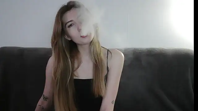 ErikaShyy online show from 12.25.24