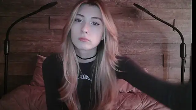 ErikaShyy online show from 03.10.25