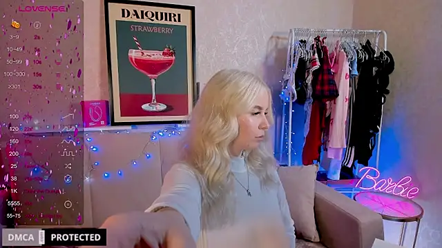 Snapshot of Tasty_booty chatting on 11.07.25 Tasty booty online show from 11.07.25