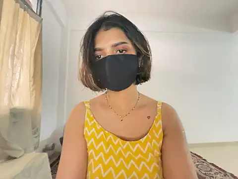 Snapshot of MaYaa__11 chatting on 01.10.25 MaYaa 11 online show from 01.10.25