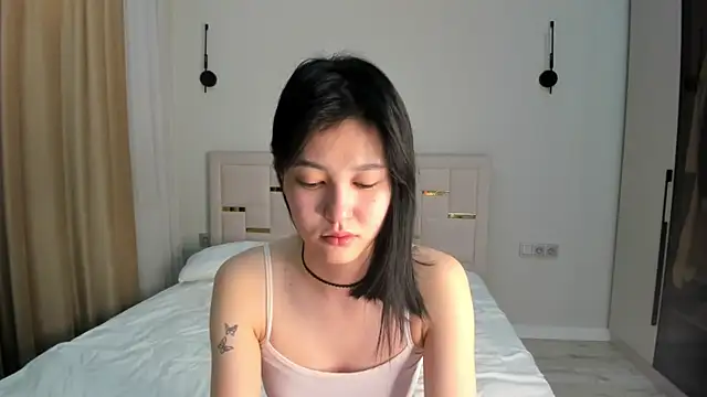 Snapshot of Lola_Peach chatting on 02.21.26 Lola Peach online show from 02.21.26