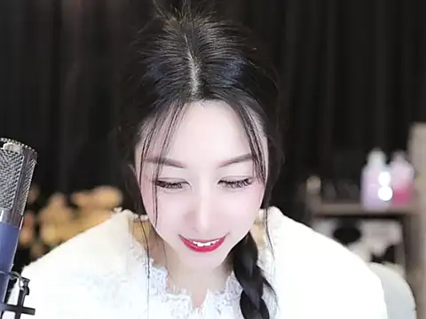 Nuyoah-77 online show from 02.04.25