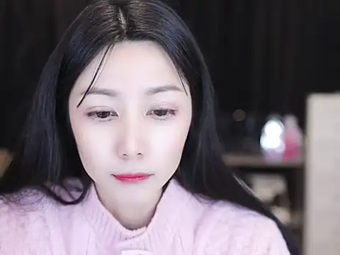 Nuyoah-77 online show from 12.18.25