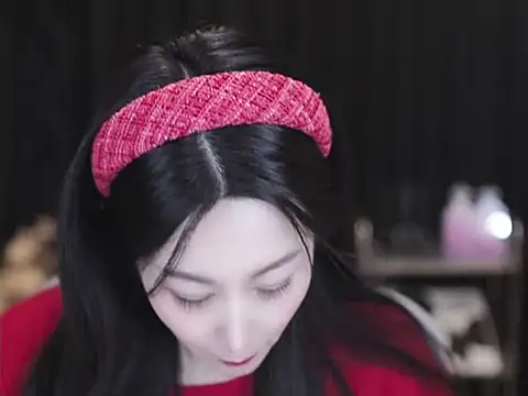 Nuyoah-77 online show from 02.17.26