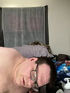 Snapshot of treatbobnicer chatting on 02.15.26 treatbobnicer online show from 02.15.26