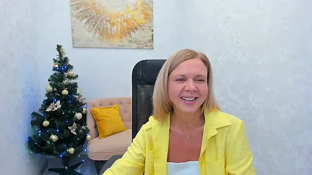 Snapshot of AgathaKlouin chatting on 12.14.24 AgathaKlouin online show from 12.14.24