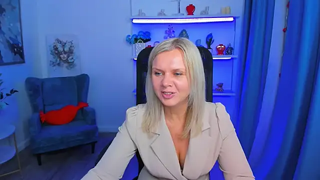 AgathaKlouin online show from 02.19.26