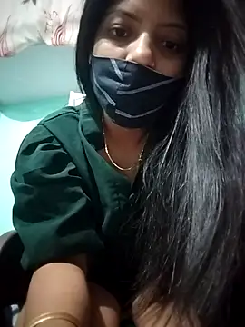 Snapshot of Hotty-Divya chatting on 04.01.26 Hotty-Divya online show from 04.01.26