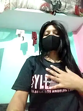 Snapshot of Hotty-Divya chatting on 04.16.26 Hotty-Divya online show from 04.16.26
