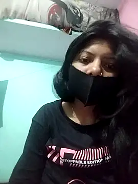 Snapshot of Hotty-Divya chatting on 04.21.26 Hotty-Divya online show from 04.21.26