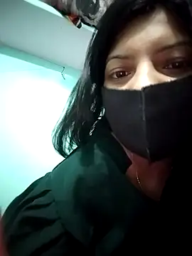Snapshot of Hotty-Divya chatting on 04.24.26 Hotty-Divya online show from 04.24.26
