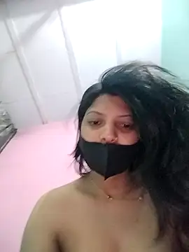 Snapshot of Hotty-Divya chatting on 04.27.26 Hotty-Divya online show from 04.27.26