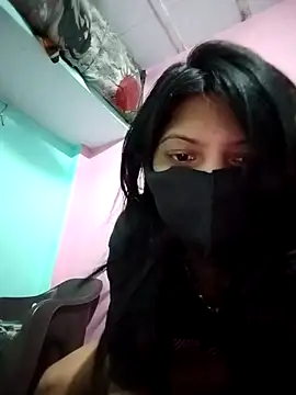 Snapshot of Hotty-Divya chatting on 05.05.26 Hotty-Divya online show from 05.05.26