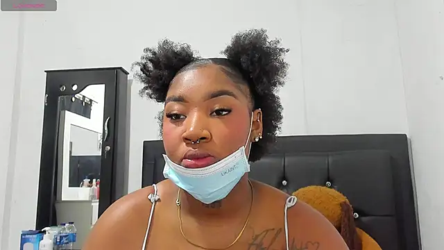 Snapshot of Natassha_brown1 chatting on 10.03.25 Natassha brown1 online show from 10.03.25