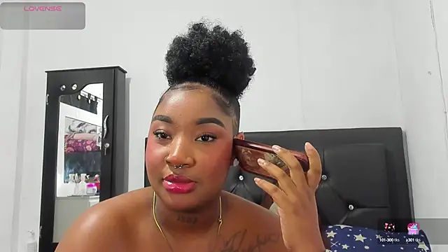 Snapshot of Natassha_brown1 chatting on 10.12.25 Natassha brown1 online show from 10.12.25