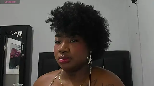 Snapshot of Natassha_brown1 chatting on 10.20.25 Natassha brown1 online show from 10.20.25