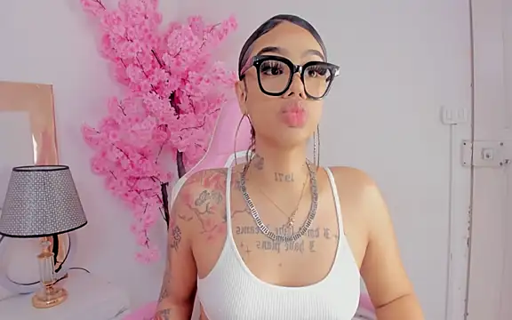 Snapshot of Mia_Jansen chatting on 01.17.25 Mia Jansen online show from 01.17.25