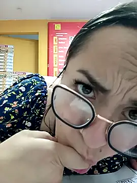 Lesly 10- online show from 03.07.25