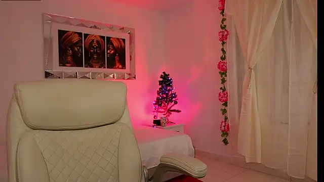 Alondrasparrow2 online show from 12.24.24