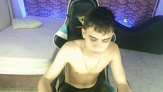 zacariasss  online show from 09.25.25