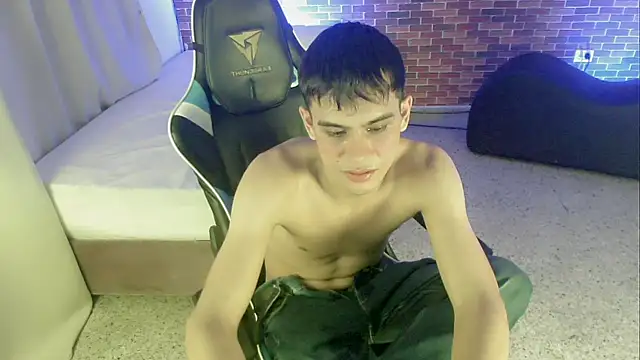 zacariasss  online show from 10.03.25