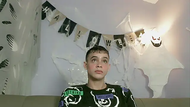 zacariasss  online show from 10.27.25