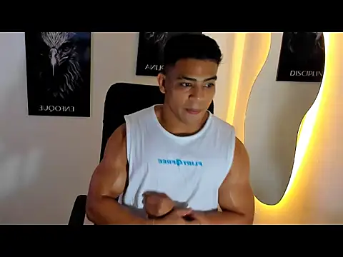 Snapshot of Andrew_wolf7 chatting on 12.14.24 Andrew wolf7 online show from 12.14.24