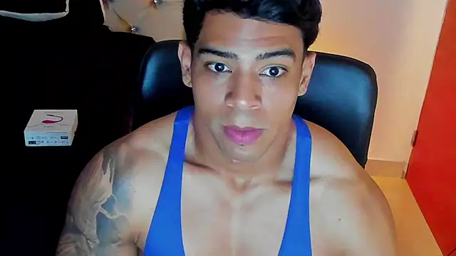 Snapshot of Andrew_wolf7 chatting on 11.23.25 Andrew wolf7 online show from 11.23.25