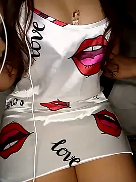 Snapshot of Patrona-fifi chatting on 02.14.25 Patrona-fifi online show from 02.14.25