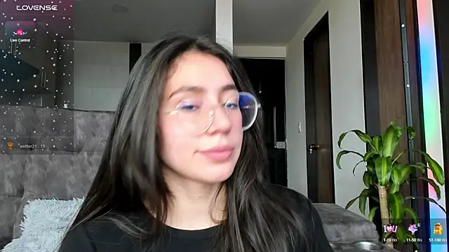 emmadiaz1 online show from 12.18.24