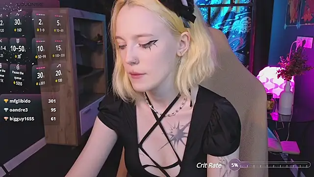 Snapshot of Crackling_Tatii chatting on 12.06.24 Crackling Tatii online show from 12.06.24