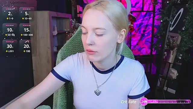 Snapshot of Crackling_Tatii chatting on 01.03.25 Crackling Tatii online show from 01.03.25