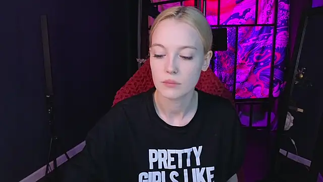 Snapshot of Crackling_Tatii chatting on 01.18.25 Crackling Tatii online show from 01.18.25