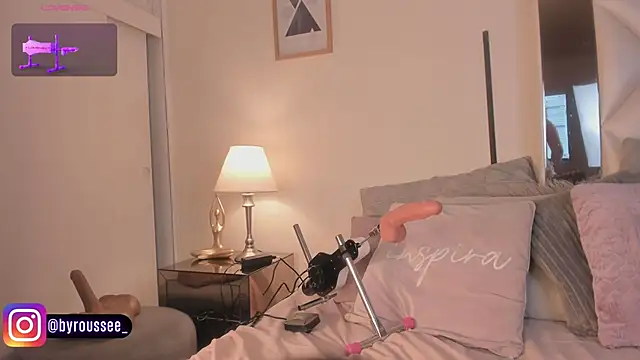 KimRoussee online show from 11.20.25