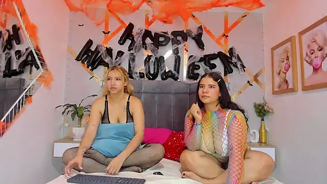 Caroliine Torres online show from 10.23.25